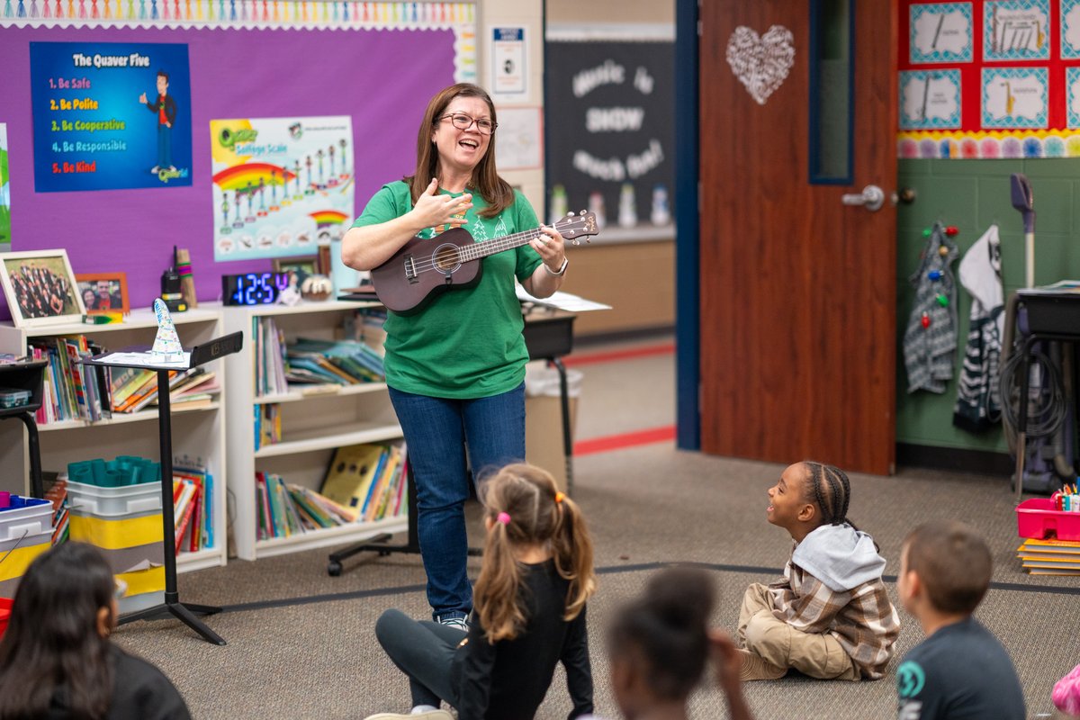SpringISD's tweet image. In case you missed it… 
📚 Smart Start hosted a winter literacy event for families.
🎅 Spring ISD Police Department brought joy through its Blue Santa event.
🎶 A Northgate Crossing Elementary teacher played a tune for her students.
#ICYMI #SpringISD
@SISD_Supe