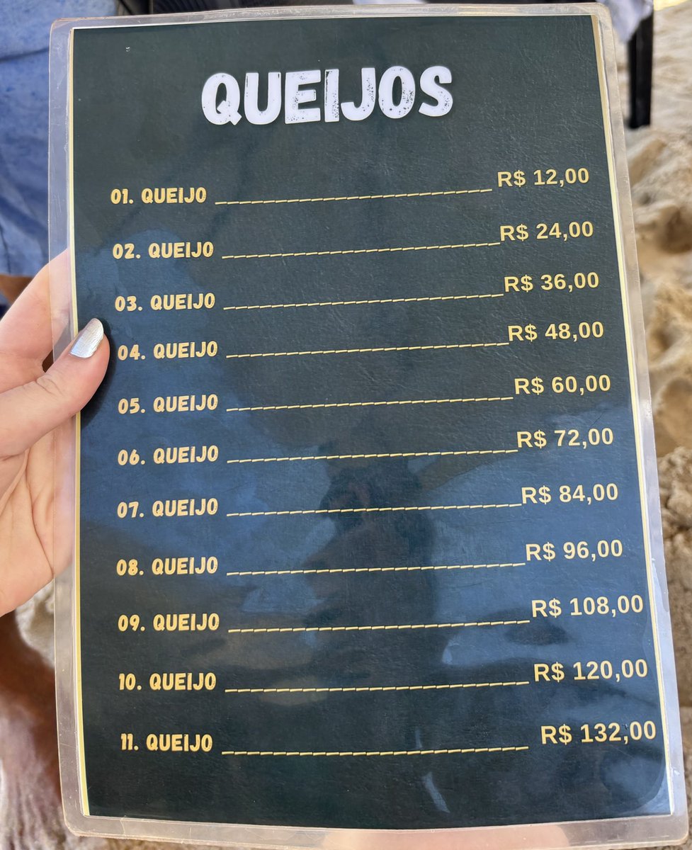seoaerijolie's tweet image. qual vcs vão querer?