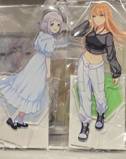 リー清の新しいアクスタ来てた やはり私服は良い