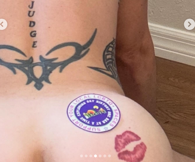 In the words of #GayBarchives friend Scott Simon,
"Be like my friends at [@gaybarchives](instagram.com/gaybarchives/) and support local LGBTQ+ spaces! (And look out for their stickers—they are everywhere)."
#lgbtqhistory #ilovegaybars #hohoho #Famouser