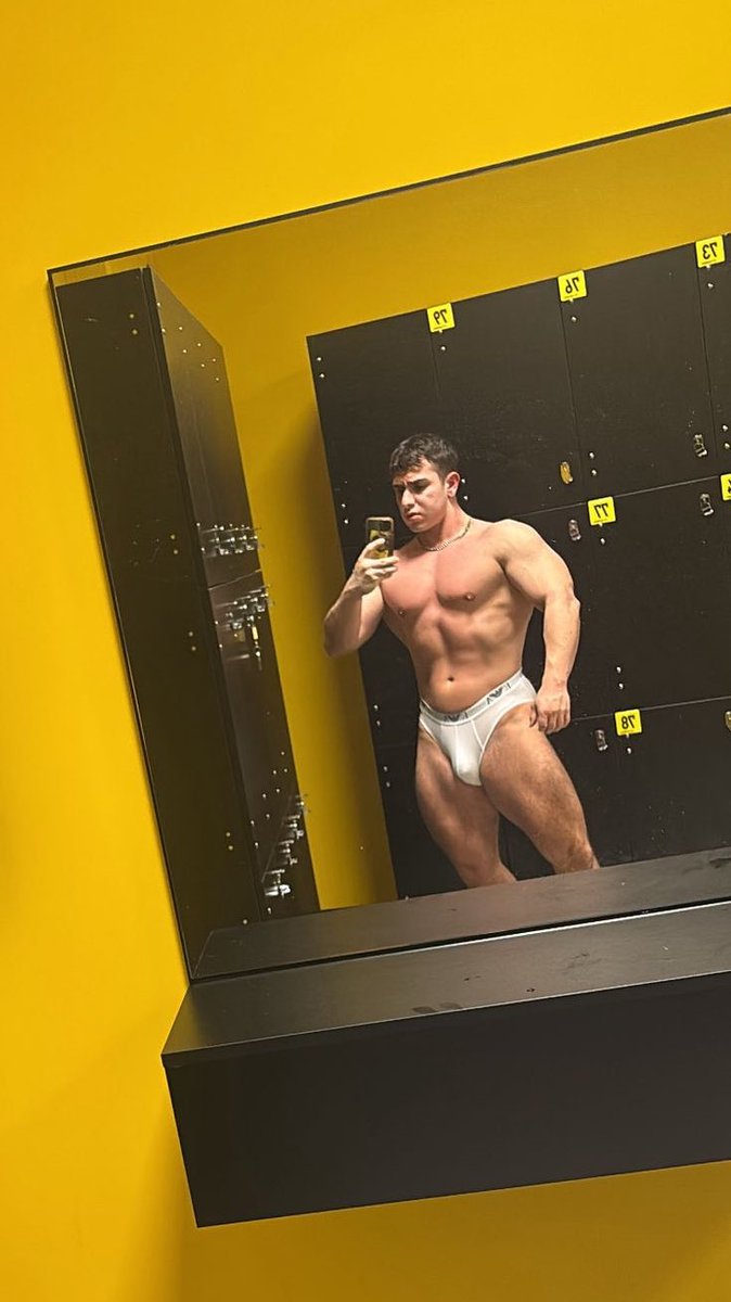 ccbboy03's tweet image. Jan // Dec