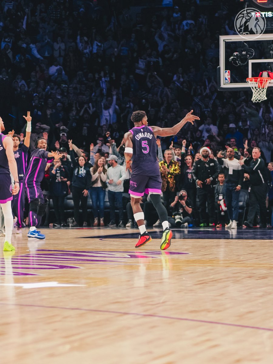 GOOOOOOOOOOOD MORNING, WOLVES FANS. ☀️