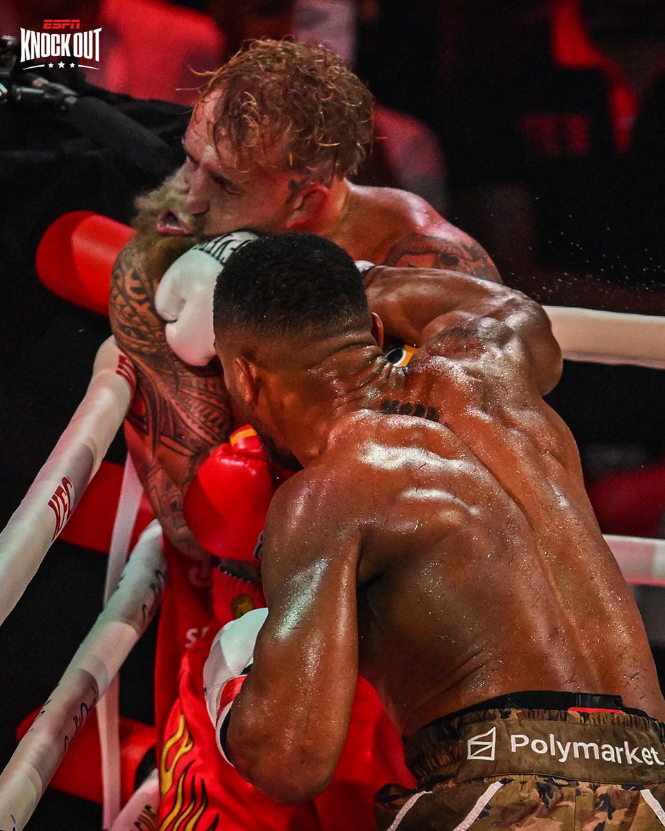 ESPNKnockOut's tweet image. 😱 ¡DOBLE FRACTURA DE MANDÍBULA PARA JAKE PAUL TRAS SU PELEA CON ANTHONY JOSHUA!

🥊 En sus redes sociales, el estadounidense confirmó su lesión después de perder por K.O. técnico en Miami ante el ex campeón mundial de los pesos pesados.

🤔 ¿Qué te parece?