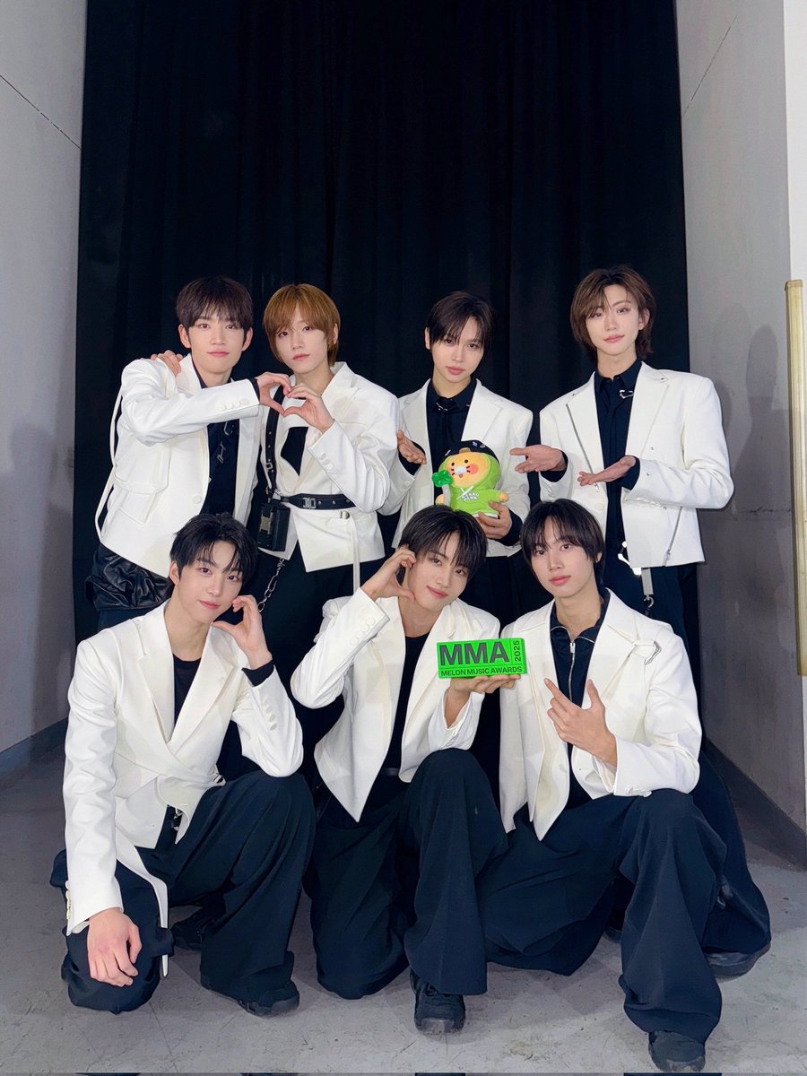 wonjjangiz's tweet photo. IDID awards so far

🏆 2025 KGMA - IS Rising Star
🏆 2025 MMA - Global Rising Star

they’ve won these awards just three months after their debut 🩵

#IDID #아이딧 https://t.co/IuVyUUYfnv