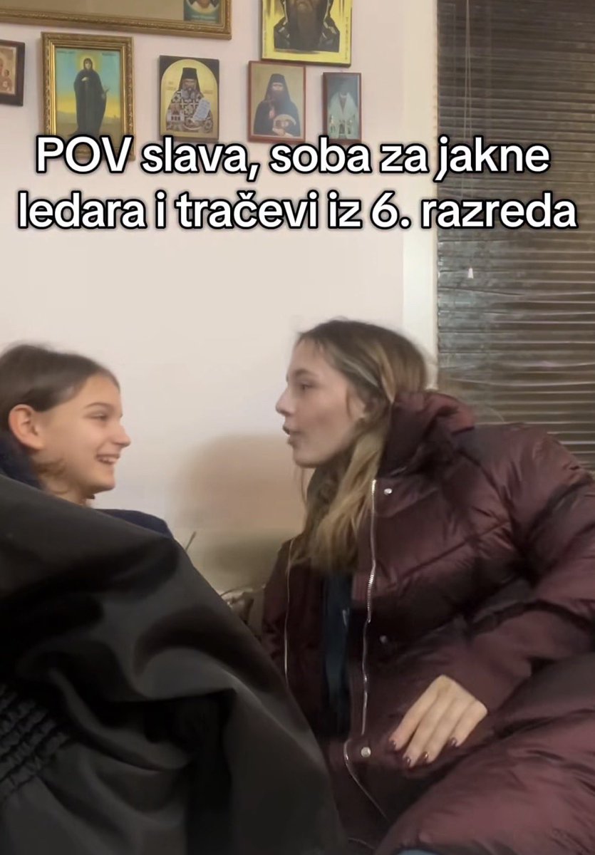 stefidzax's tweet image. koliko su ovo najlepše uspomene ahahah skloniš se u ledaru u kojoj ima -15 sa svoje slave da tračariš i da te niko ne čuje, naravno obavezno obučeš jaknu da se ne prehladiš i ostaneš tamo sat vremena