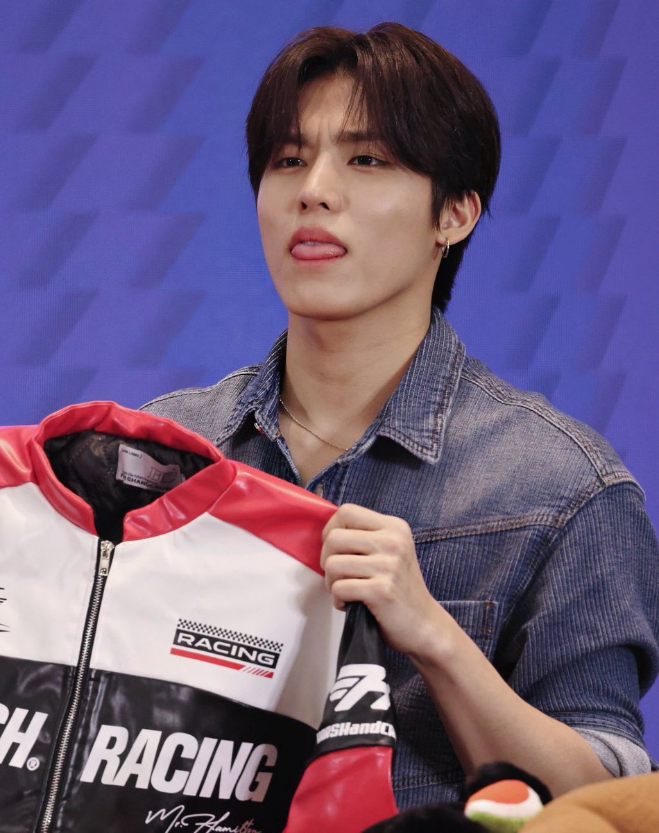 PICSPJW's tweet image. WHAT THE HECK 🤒🤒