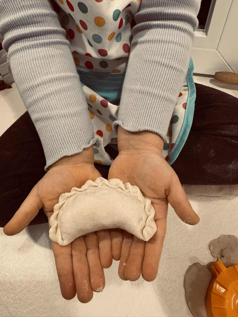 AleTypiara tweet media