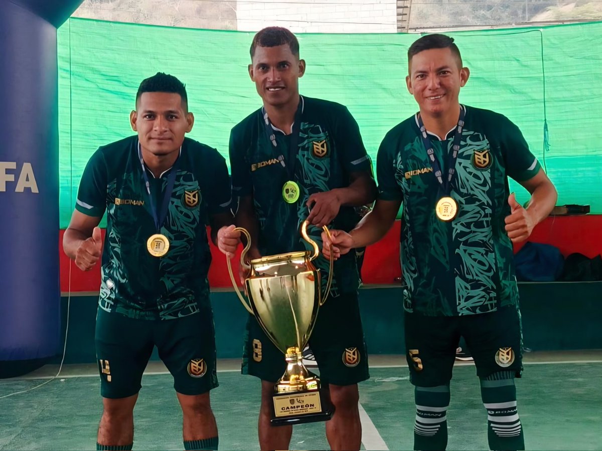 lnfa_fef's tweet photo. 🏆¡VICENTINOS CONQUISTÓ LA SERIE B! ⚽ https://t.co/1aOKMIbJlv