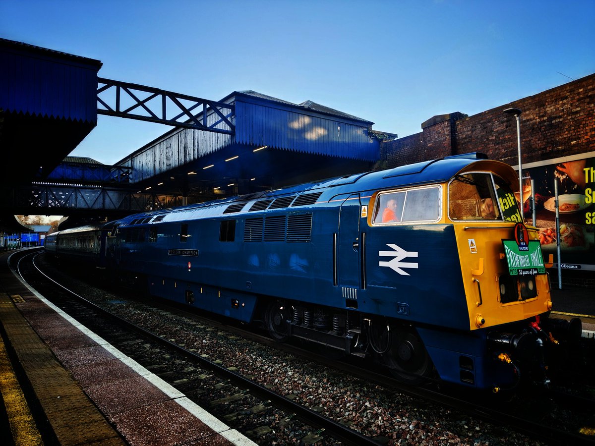 bennylocks95's tweet image. The Pathfinder Finale 1Z52 0550 Salisbury to Lostock Hall Jn D1015 class52 - 57314 at Cheltenham spa 20.12.15 #class52 #pathfinder #railtour #finale #class57 #d1015 #westernchampion #station #cheltenhamspa #1z52 #photos