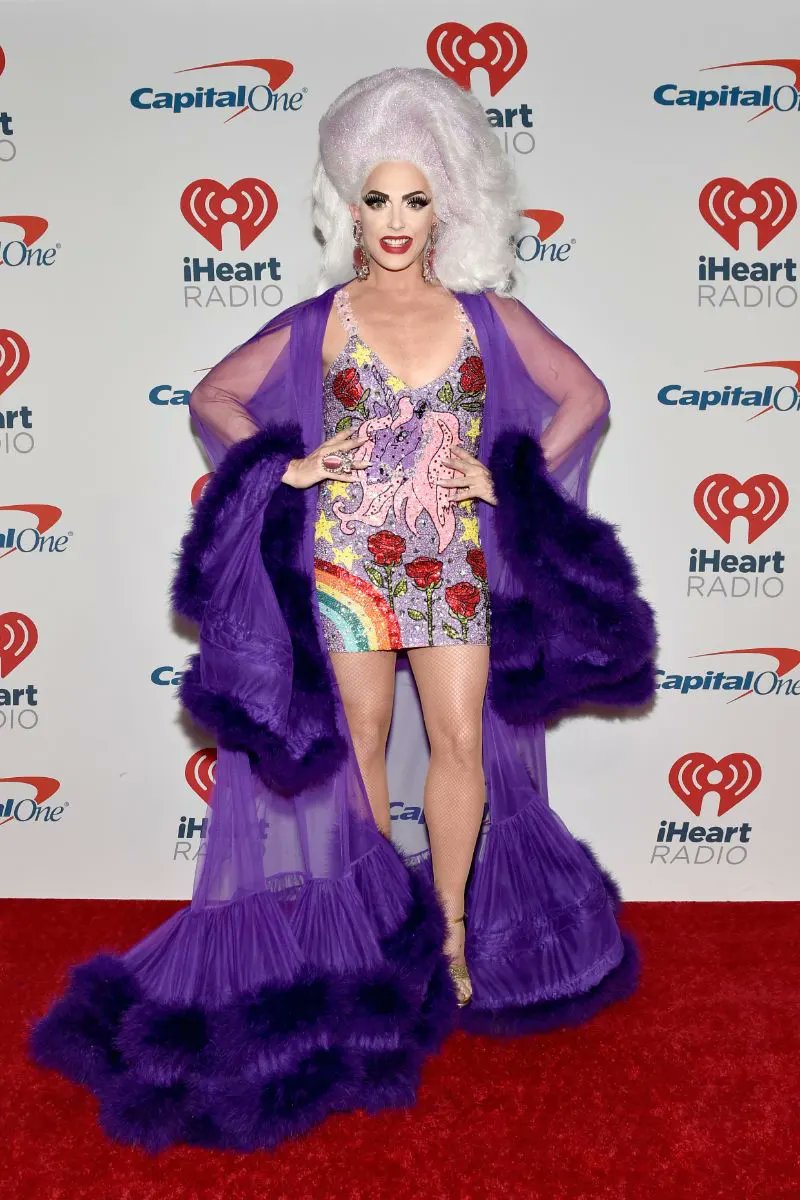 today_famous's tweet photo. Top 5 richest drag queens:

#1 RuPaul Charles - $70 million
#2 Trixie Mattel - $8 million
#3 Big Freedia -  $4 million
#4 Courtney Act - $3 million
#5 Bianca Del Rio - $2.5 million https://t.co/kCiy0iTpuj
