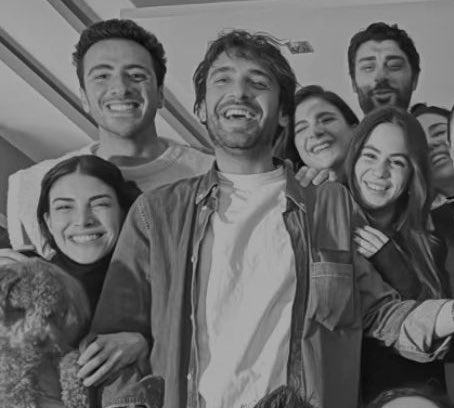 iki esme tarafindan etrafi sarilinca onun nesesi