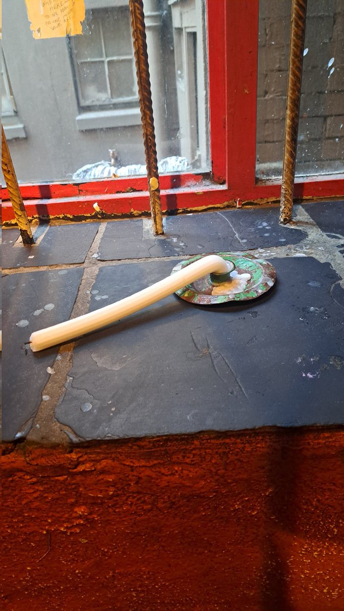 First time seeing a candle that gave up.