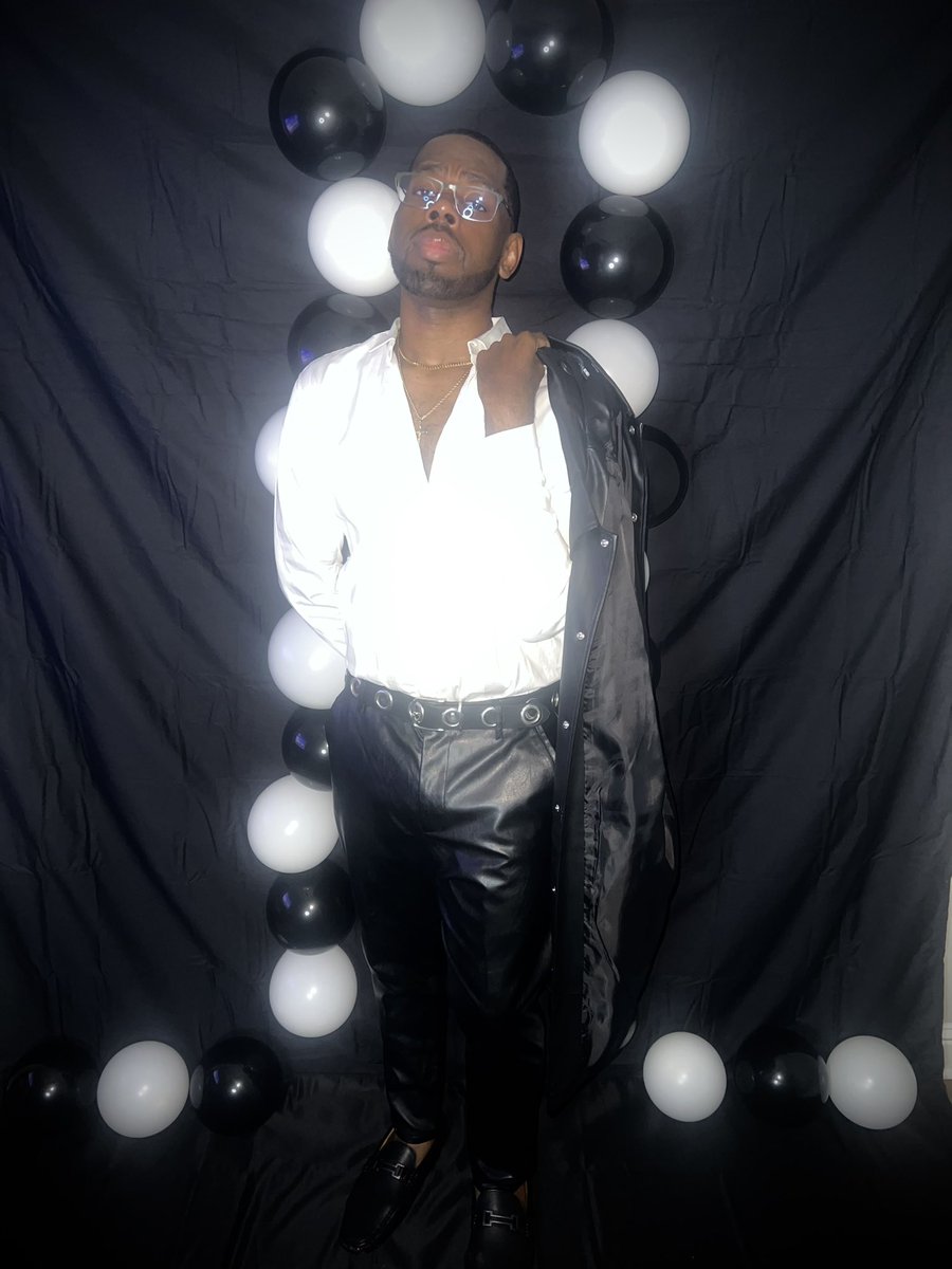 DwayneIntrovert's tweet image. 🖤Blessed to see 29🤍 #Sagittarius #90sbaby