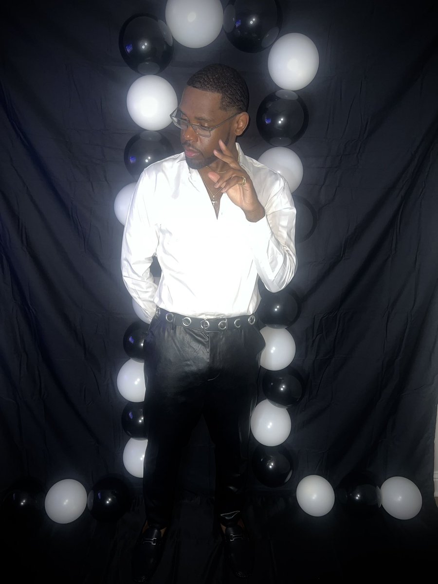 DwayneIntrovert's tweet image. 🖤Blessed to see 29🤍 #Sagittarius #90sbaby