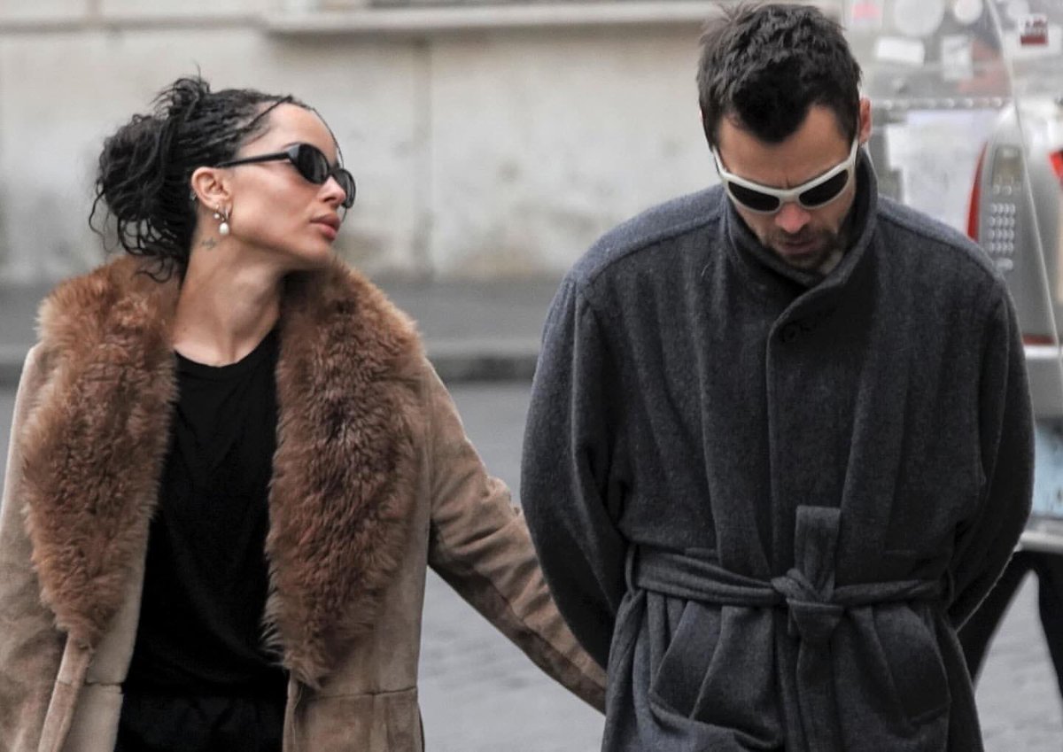 favspopculture's tweet image. harry styles &amp;amp; zoe kravitz serving looks together