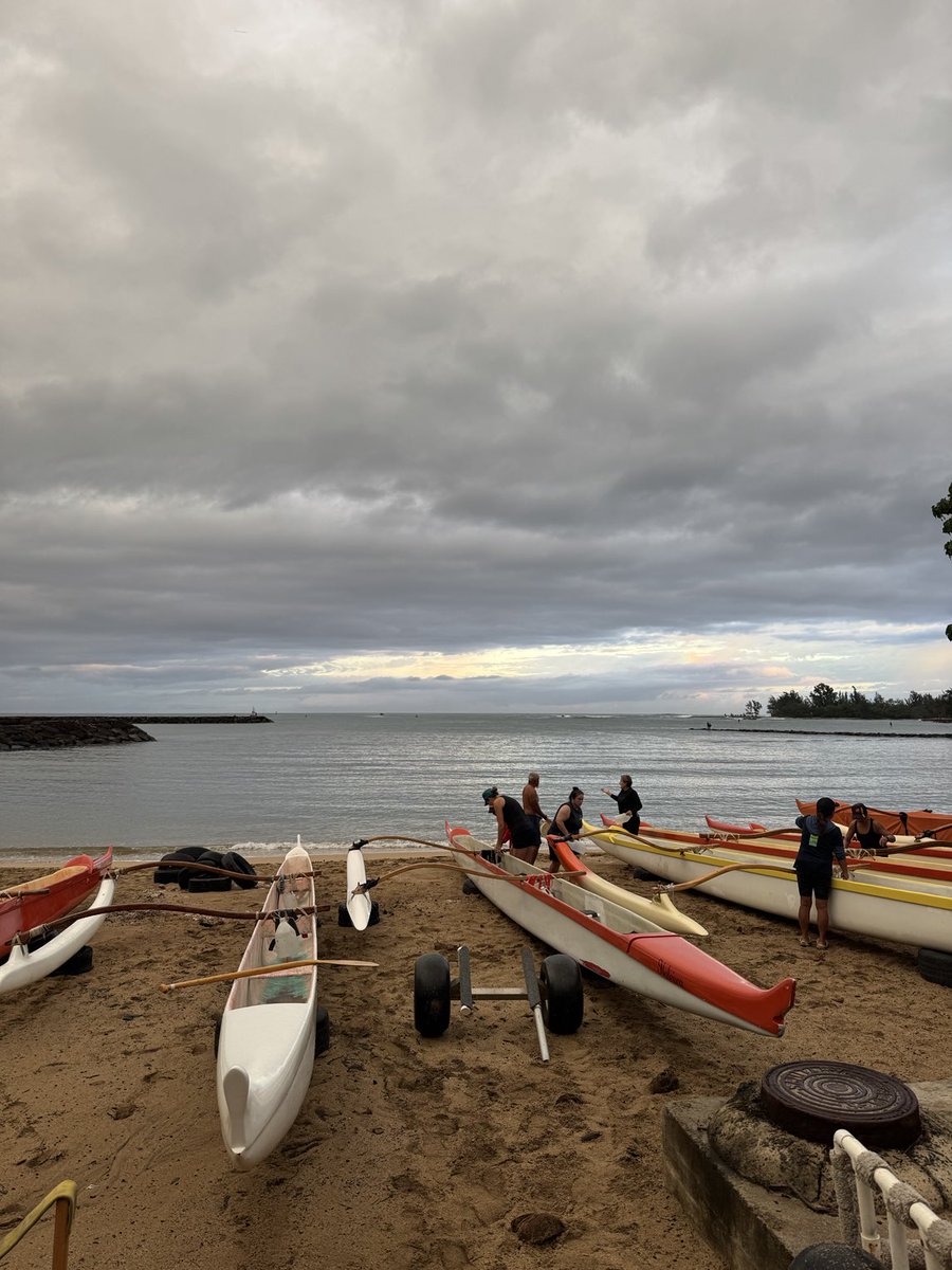 PatrickSentner's tweet image. Sun’s up on the North Shore of Hawaii!   Thanks to my son-in-law I just fulfilled a dream of rowing “Hawaii 5-0 style”.