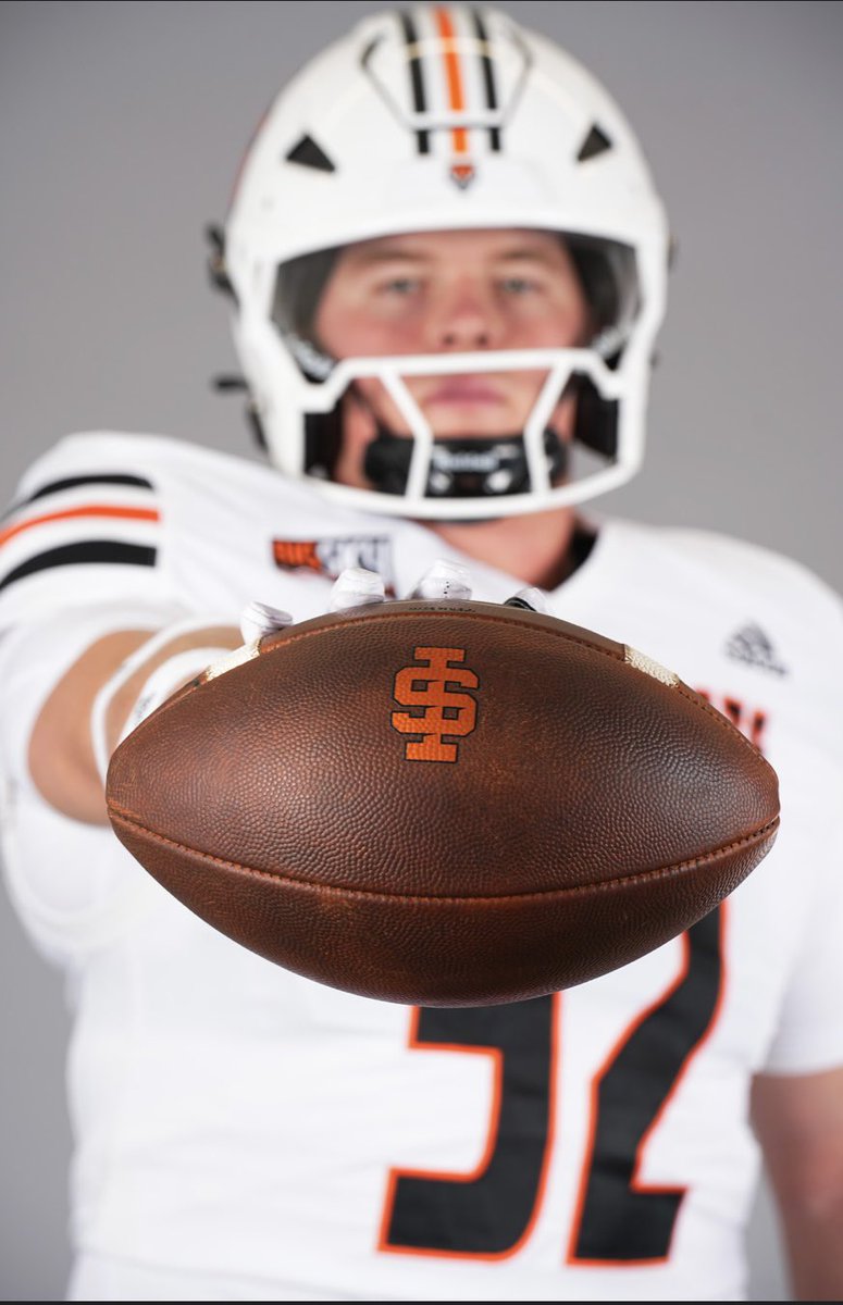 ALL GLORY TO GOD! After an amazing official visit and discussions with my family, I am blessed to announce my commitment to <a href="/BengalGridiron/">Idaho State Football</a>. #COMMITTED #JUCOPRODUCT

<a href="/Coach_JHughes/">John Hughes</a> <a href="/CodyHawkins/">Cody Hawkins</a> 

<a href="/coachfischer7/">Jeff Fischer</a> <a href="/CoachFisher51/">Coach Fisher</a> <a href="/Saddleback_FB/">Saddleback College Football</a> 

Go Bengals ! 🖤🧡🐯