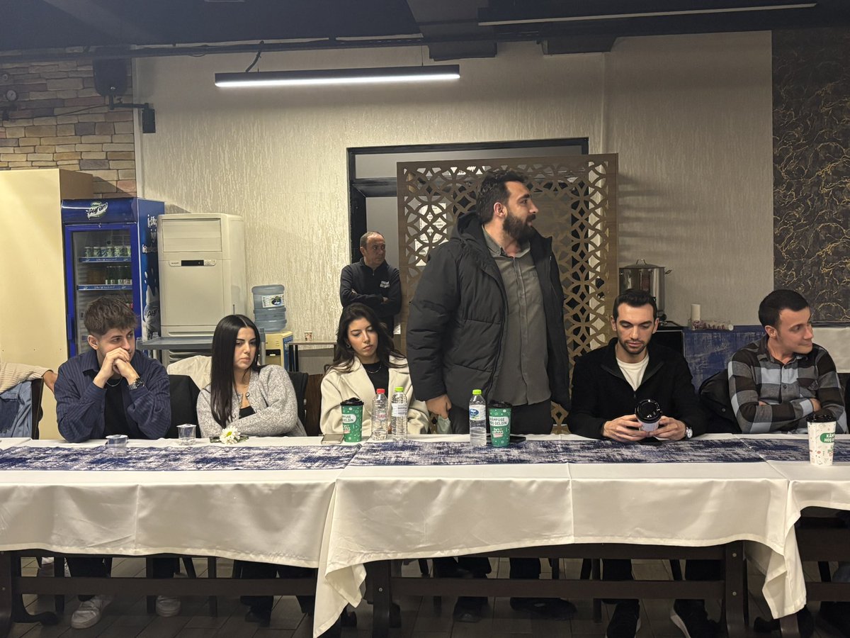 İl Başkanımız Sayın Mustafa Çağlayan, Kadın Kolları İl Başkanımız Sayın Tülay Sayılı ve Gençlik Kolları İl Başkanımız Sayın Feyyaz Öz’ün katılımlarıyla “Söz Gençlikte” programımızı büyük bir ilgi ve coşkuyla gerçekleştirdik.