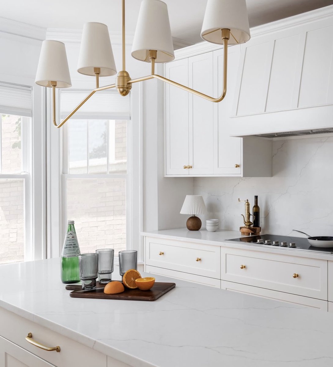 Chicago <a href="/semihandmade/">Semihandmade</a> IKEA kitchen cleaning up nice for the holidays 

Design: Bespoke ReDesign
Photo: Capture Studios

🤶🏻🎅🎄