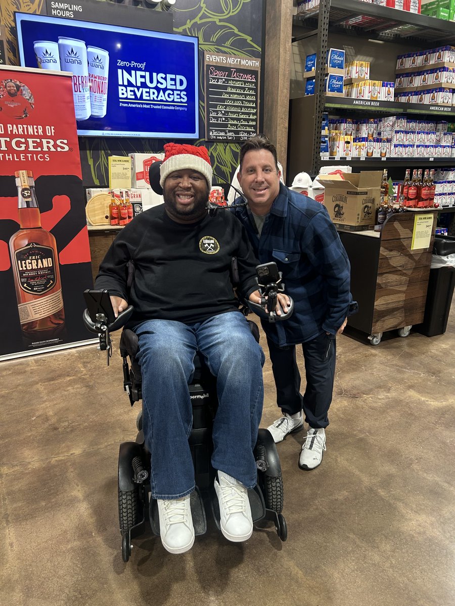 MikeNuto's tweet photo. Just met ⁦@EricLeGrand52⁩ at liquor store. Great guy and the bourbon was awesome https://t.co/oGfLlXcjFN