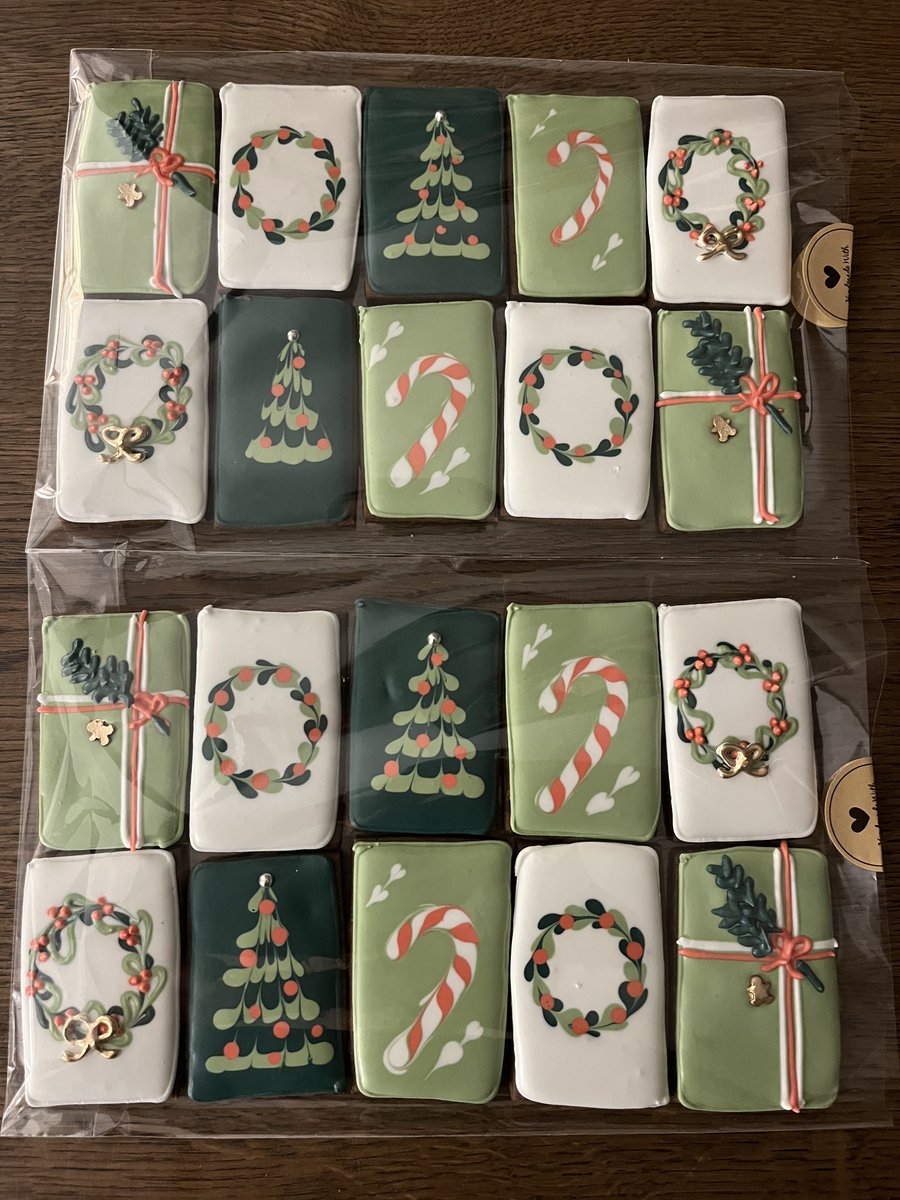 OrachaelO's tweet photo. Back on my Christmas baking bullshit. These are mixed spice with black treacle. What are you? 🌲 https://t.co/NfkmtKfvs6
