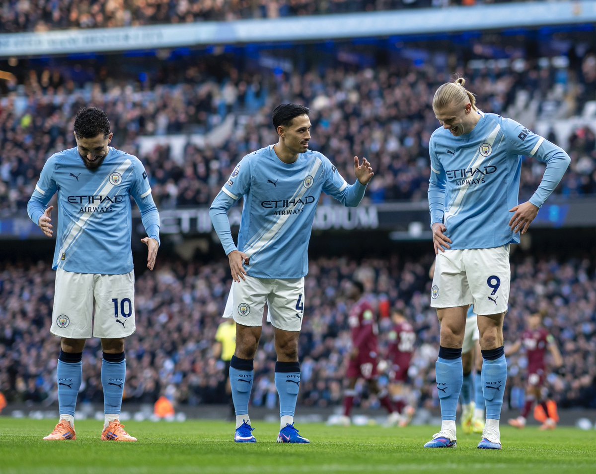 rayan_cherki's tweet image. 🤖🤖🤖