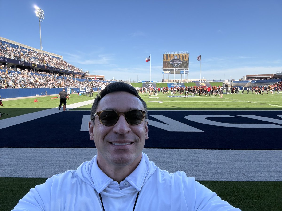 DrWadeFox's tweet photo. Great day for a National Championship! Go Bisons 🦬🦬🦬 #d2football #nationalchampionship https://t.co/Remu4lKlor
