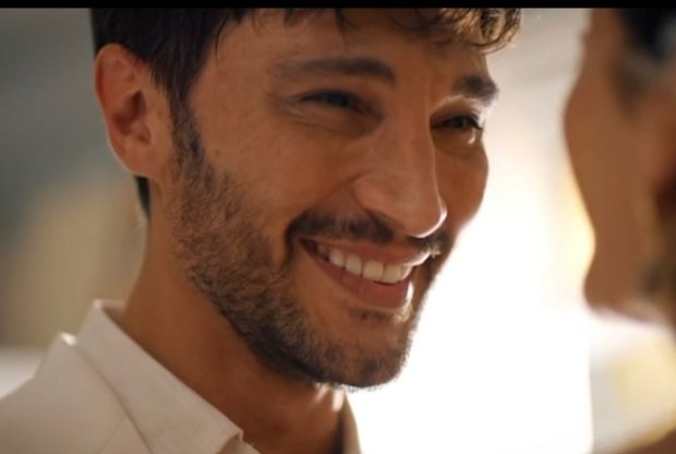 SwethaTS8's tweet photo. Alvida,
Dr. Serhat.
You deserved a life untouched by darkness.And your Melek deserved better life and you knew that better than anyone.  #SerMel 💔 #HalefKöklerinÇağrısı https://t.co/ECZ52NcKAS