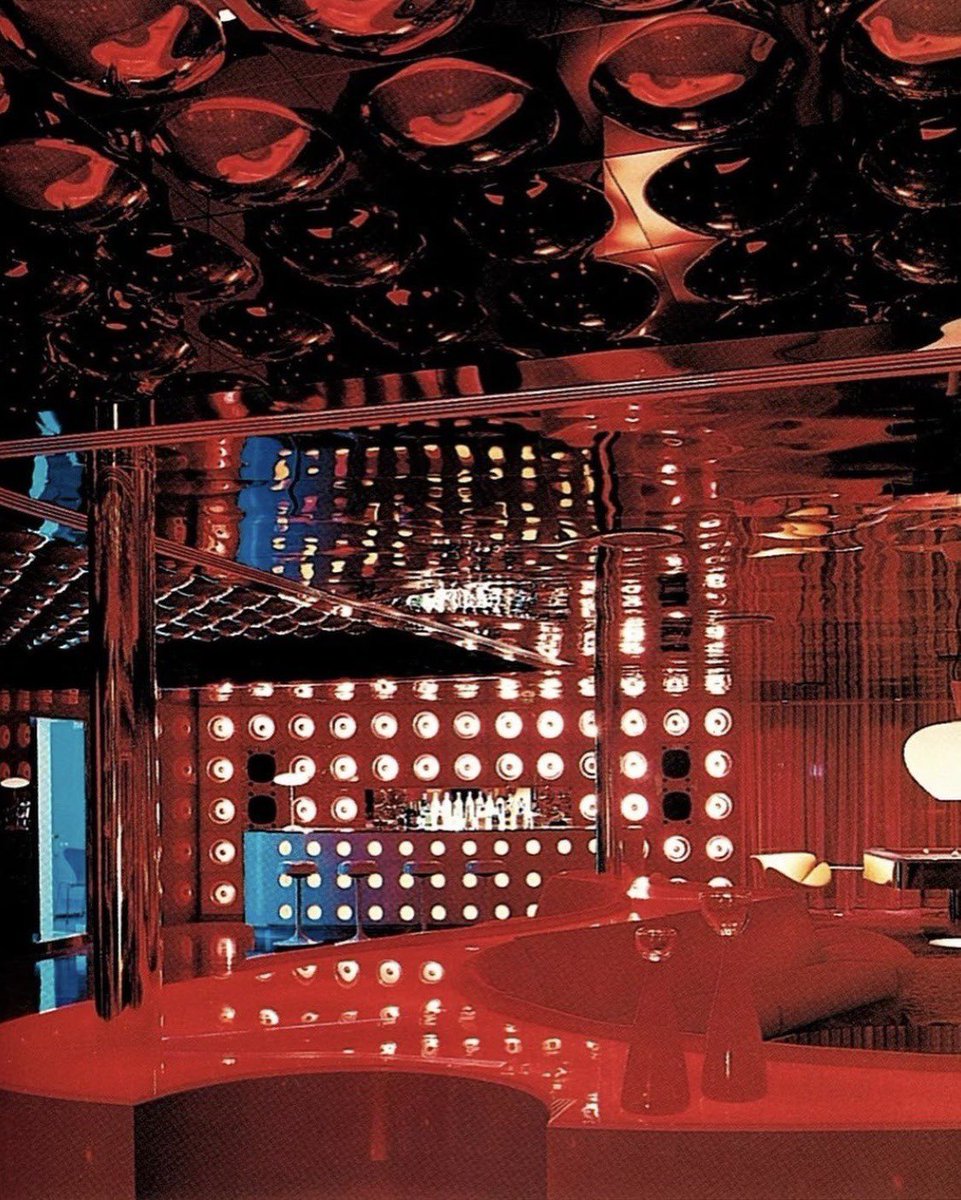 The Miami home of rockstar Lenny Kravitz (1999)