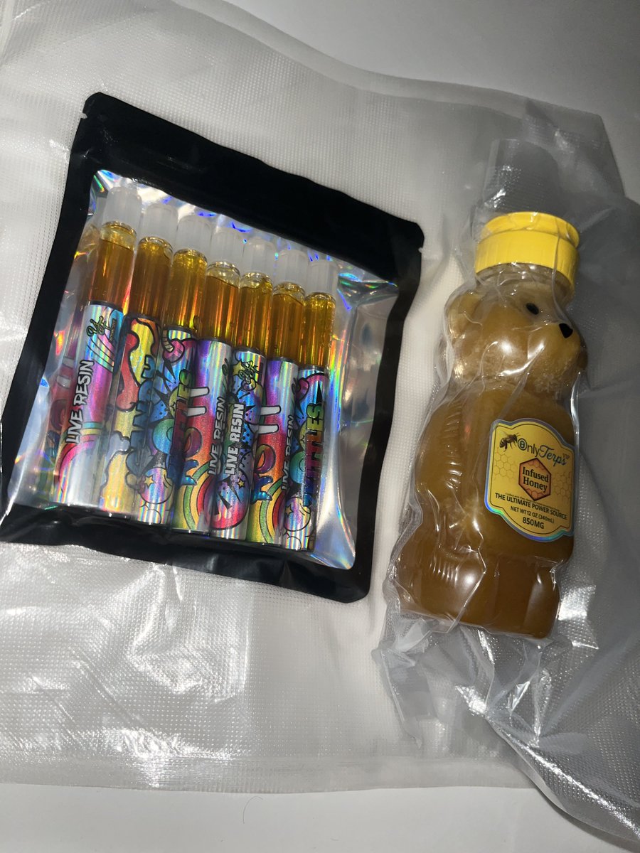 preaches's tweet image. You already know i keep that @Serialdabber313 on DECK 👏👏👏🔥

These $25 pens are simply amazing fuckery.