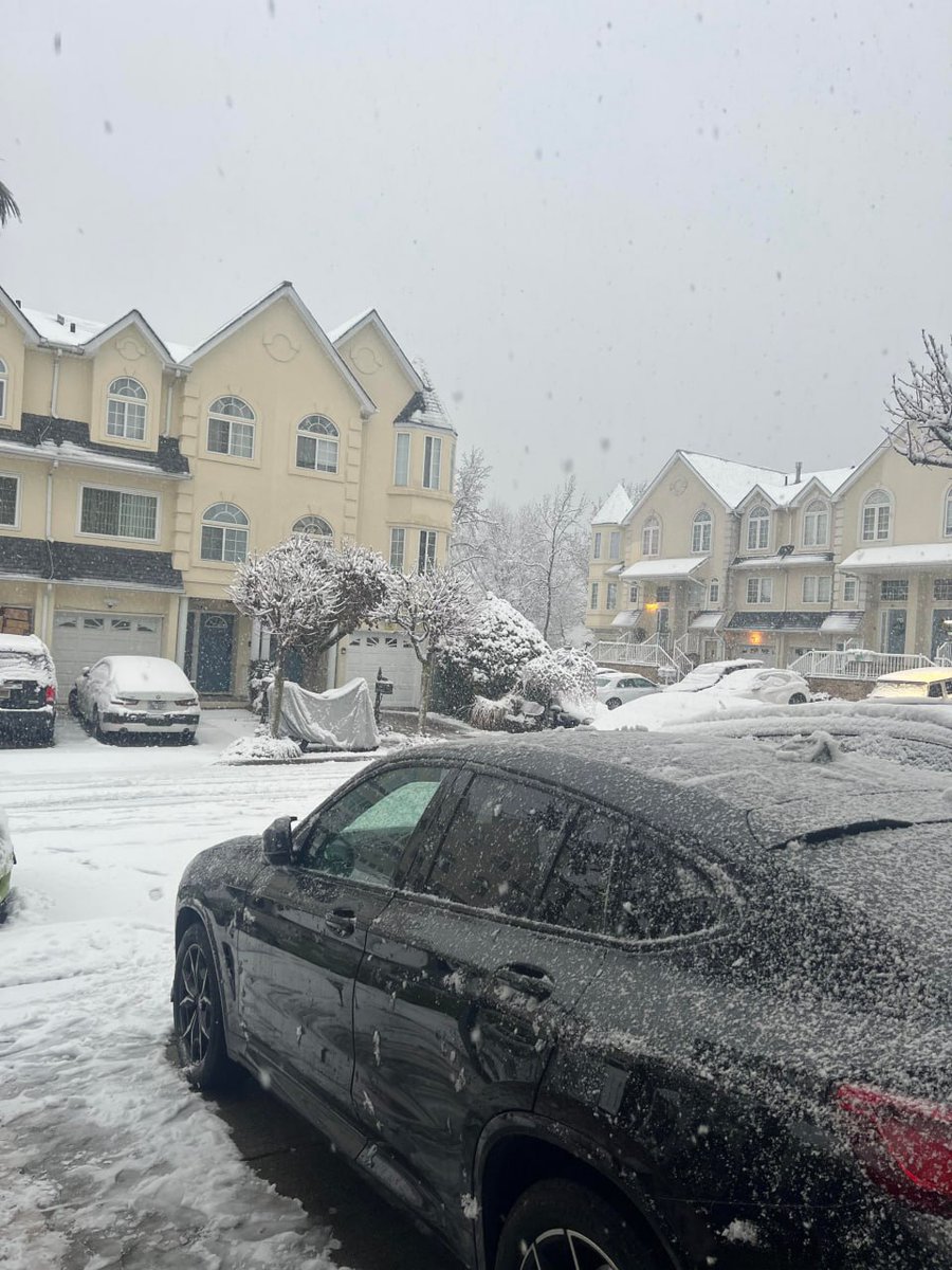 DanielDemarch's tweet image. New York Island wrapped in a blanket of white ❄️