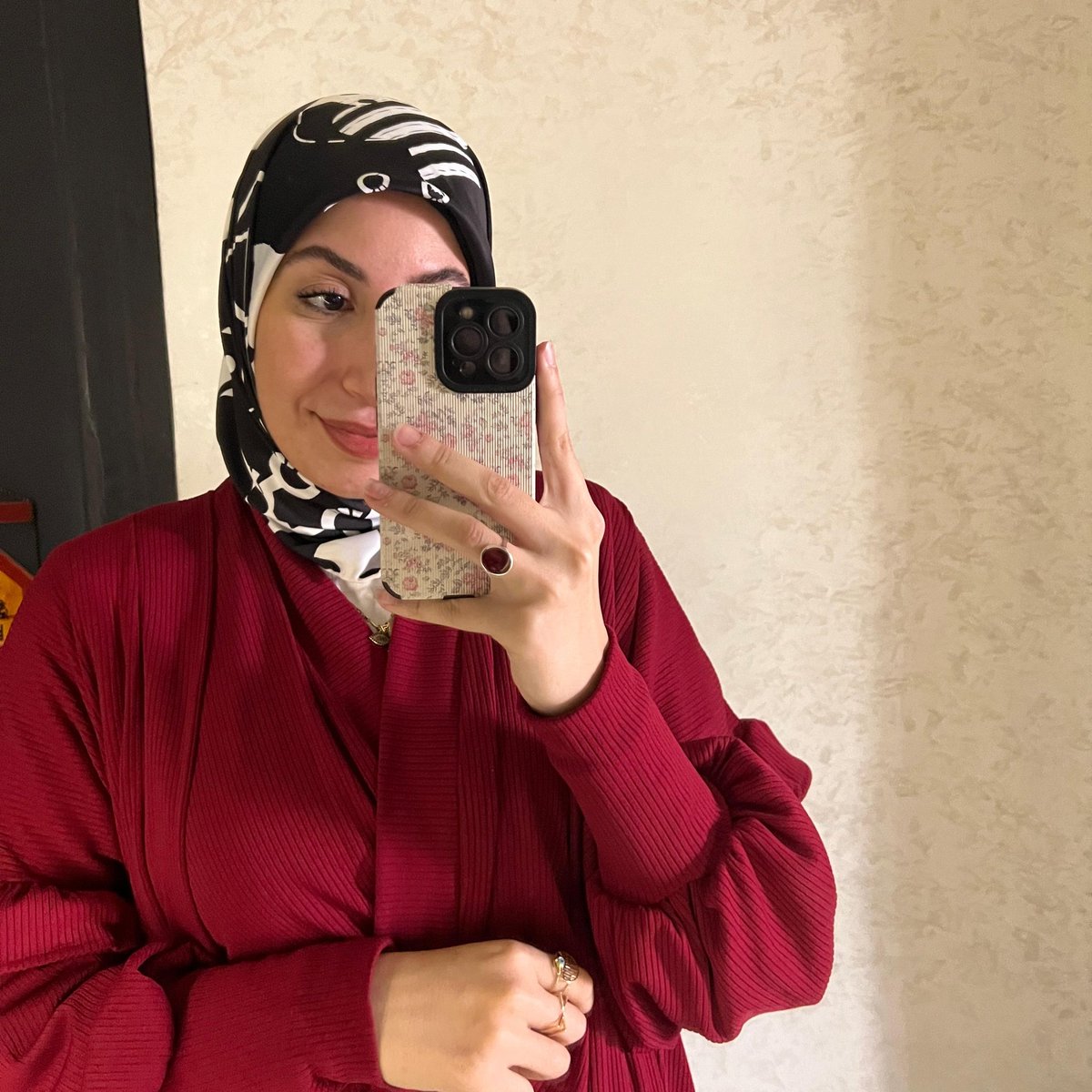 SarahHariri8's tweet image. Hello✨️