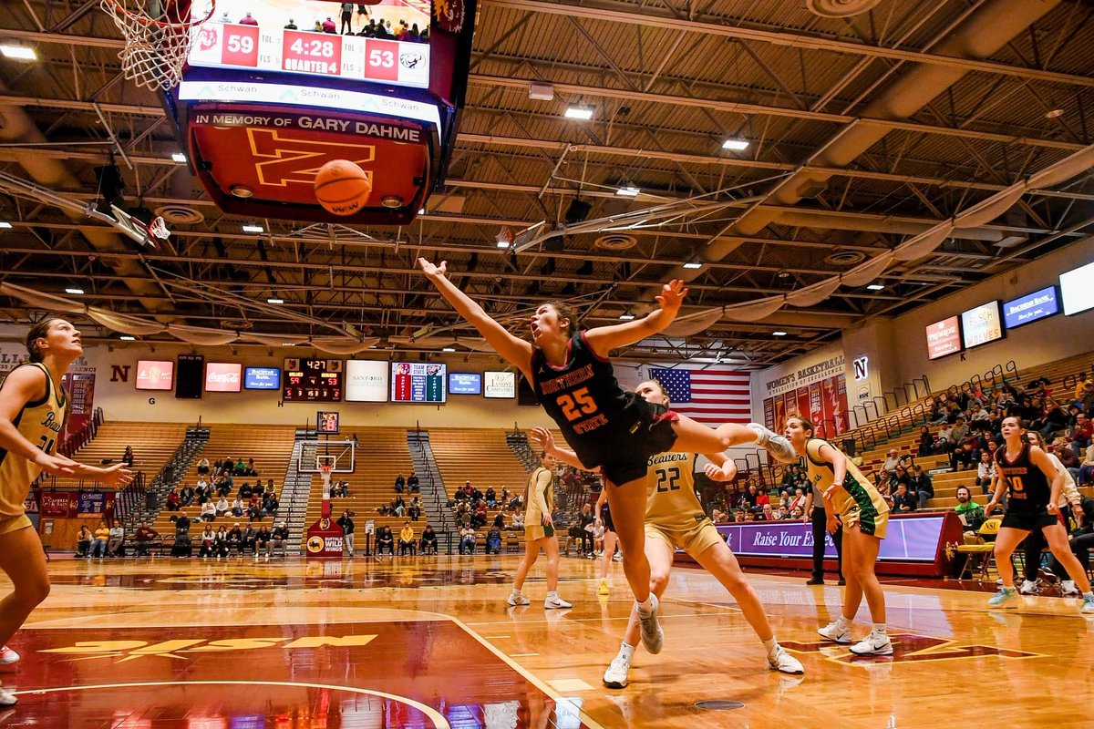 nsuwolves_wbb's tweet image. It’s GAMEDAY🤟🐺

@nsuwolves_wbb 🆚 Minn. Crookston

⏰ 3:30 PM
📍Crookston, MN

📺📊nsicnetwork.com/nsuwolves/

#GoWolves🐺 | #maroonNgold🐾