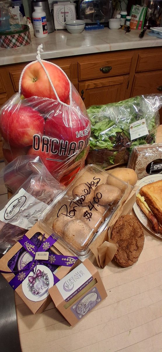 julesaverne's tweet image. Bi-weekly haul from #OshkoshFarmersMarket #localfood #shoplocal