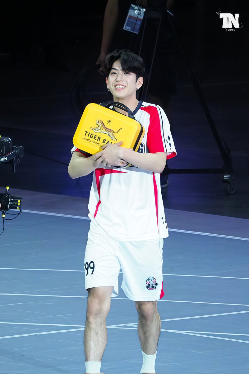 baetalayyy's tweet photo. โอ้ยยย ปวดแขนเจบขายุ่ ก้อหายตั้งแต่เหนหน้านี้เดินถือเป๋าปฐมพยาบาลมาให้อะ https://t.co/SPof2L6PwU