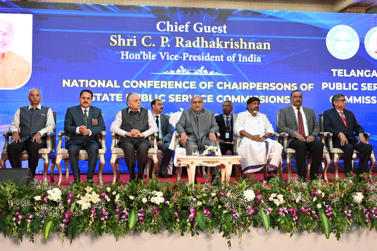 Bhatti_Mallu's tweet image. Alongside Hon’ble Vice-President of India, Shri @CPR_VP Garu, attended and addressed the concluding session of the National Conference of Chairpersons of State Public Service Commissions. 

Emphasised transparency, integrity, inclusivity, and accountability in recruitment to…