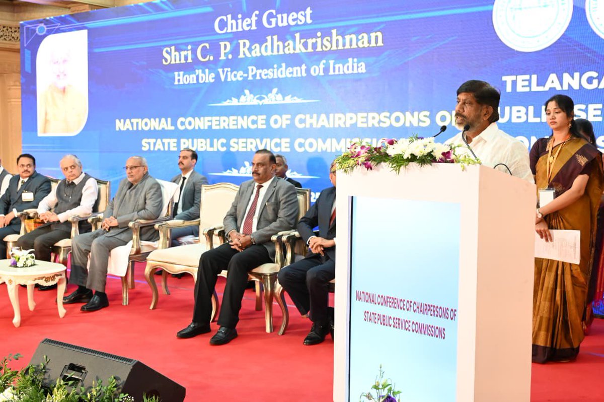 Bhatti_Mallu's tweet image. Alongside Hon’ble Vice-President of India, Shri @CPR_VP Garu, attended and addressed the concluding session of the National Conference of Chairpersons of State Public Service Commissions. 

Emphasised transparency, integrity, inclusivity, and accountability in recruitment to…