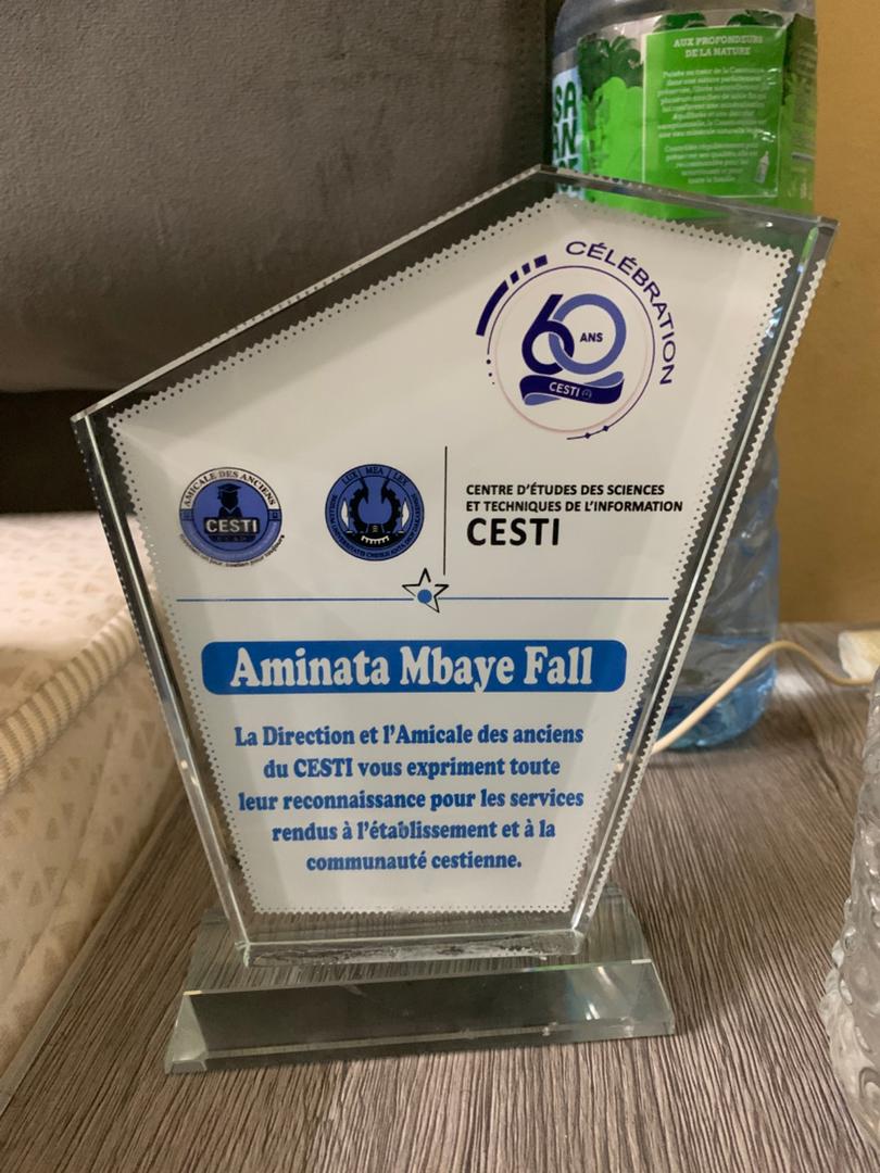 Un immense honneur de recevoir cette distinction.
Merci à <a href="/Dondiaye/">Mamadou Ndiaye</a> d'avoir tjrs cru en moi. 
Toujours prête à hisser le flambeau de la meilleure école de Journalisme et de Communication du Sénégal, plus haut.
#CesrienUnJour
#CestienPourToujours