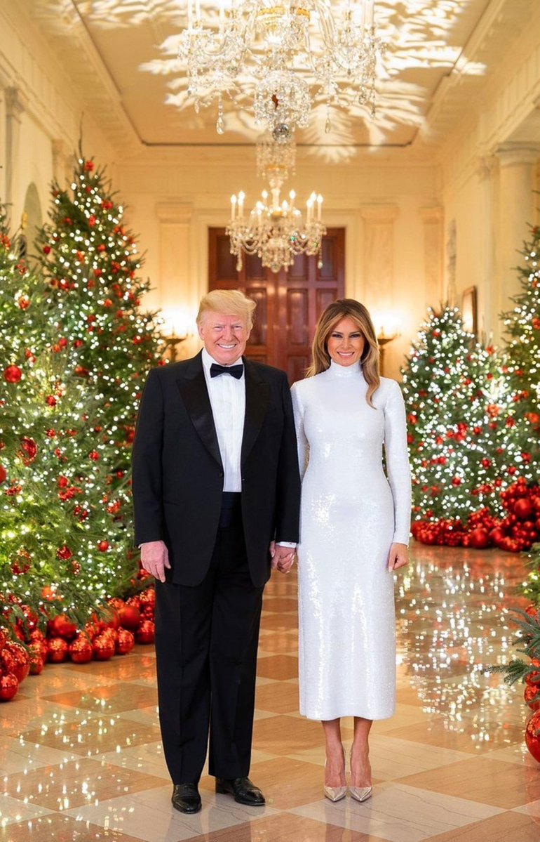 SUBRATA30016572's tweet image. No trans dancing and weird shit this year. Just class and beauty. America 🇺🇸 is back!!🎄🥰