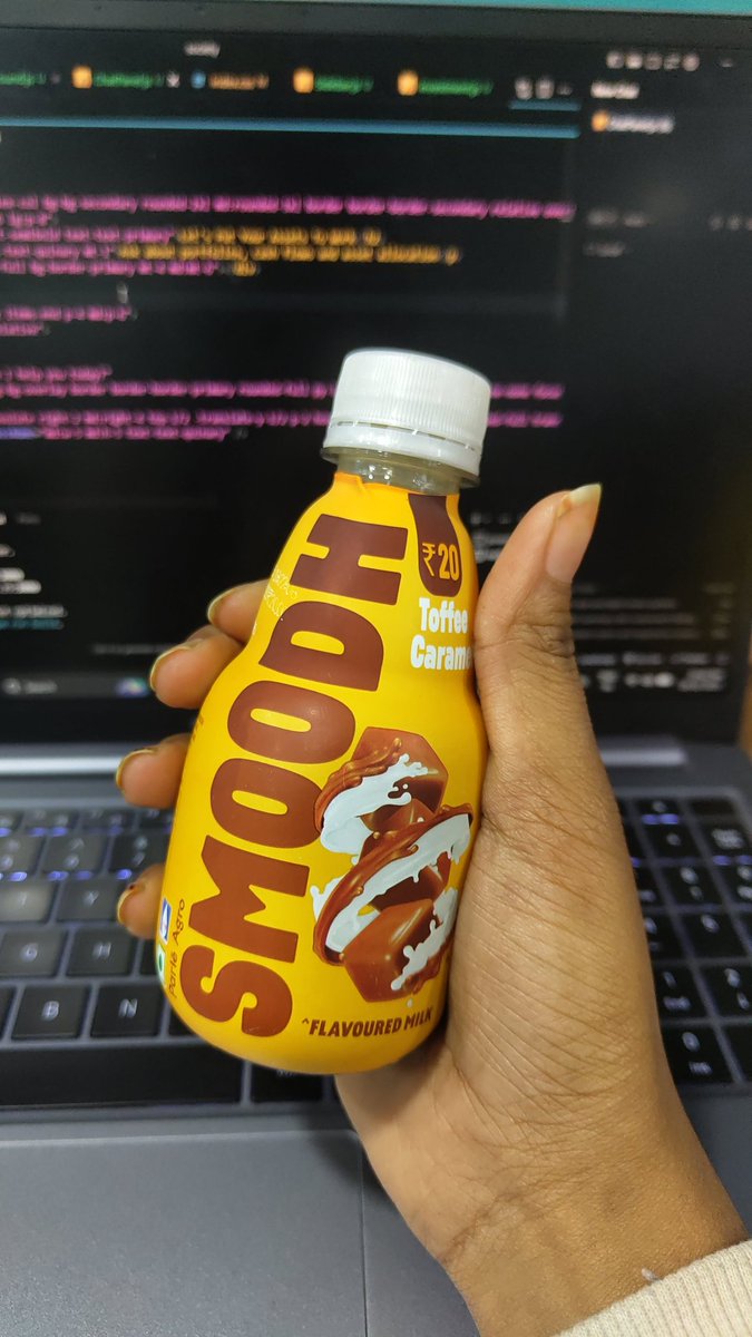 anjalisinggh12's tweet photo. When caffeine fails, caramel saves🍫 
.
.
.
.
#smoodh #debuging https://t.co/STYlqr0Ypp