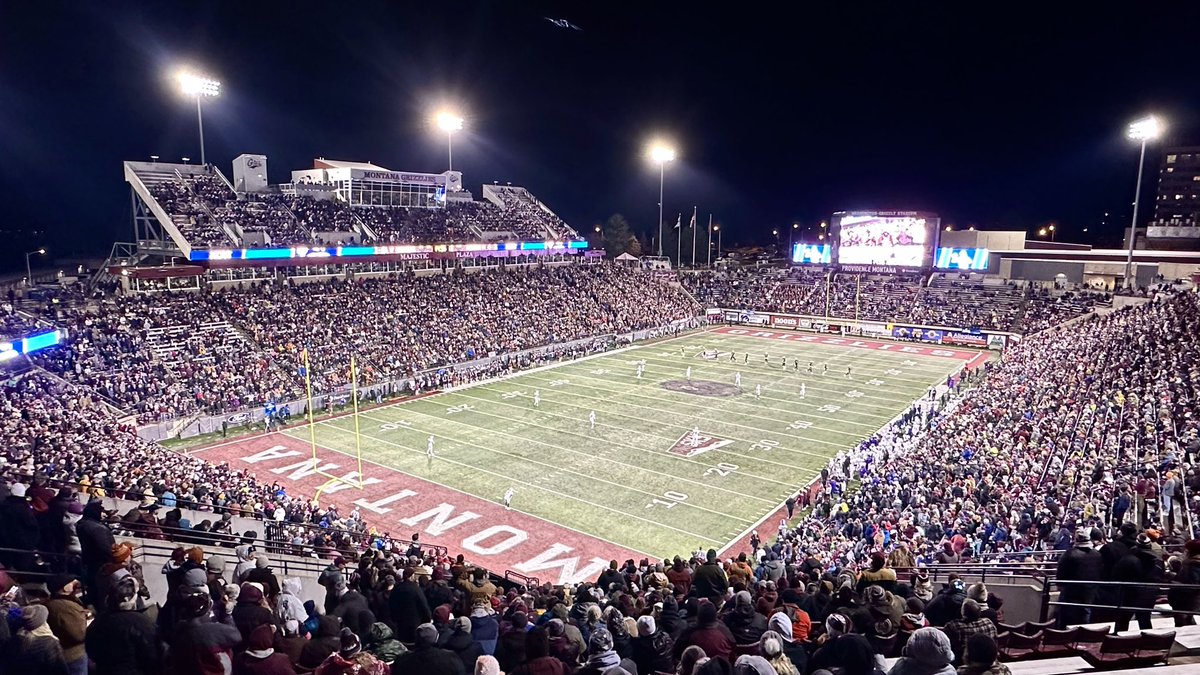 College Football Campus Tour tweet media