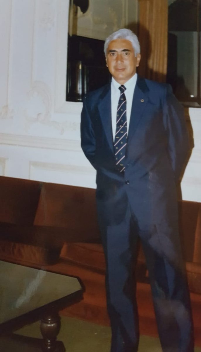 EdwardHolfman's tweet image. Hoy se cumplen 10 años de tu partida, pero seguís en mi corazón como el primer día.
Tus enseñanzas me siguen guiando en cada recorrido que hago en esta vida. Viejo querido, un abrazo enorme… cómo te necesito. #Geronimo #viejoquerido