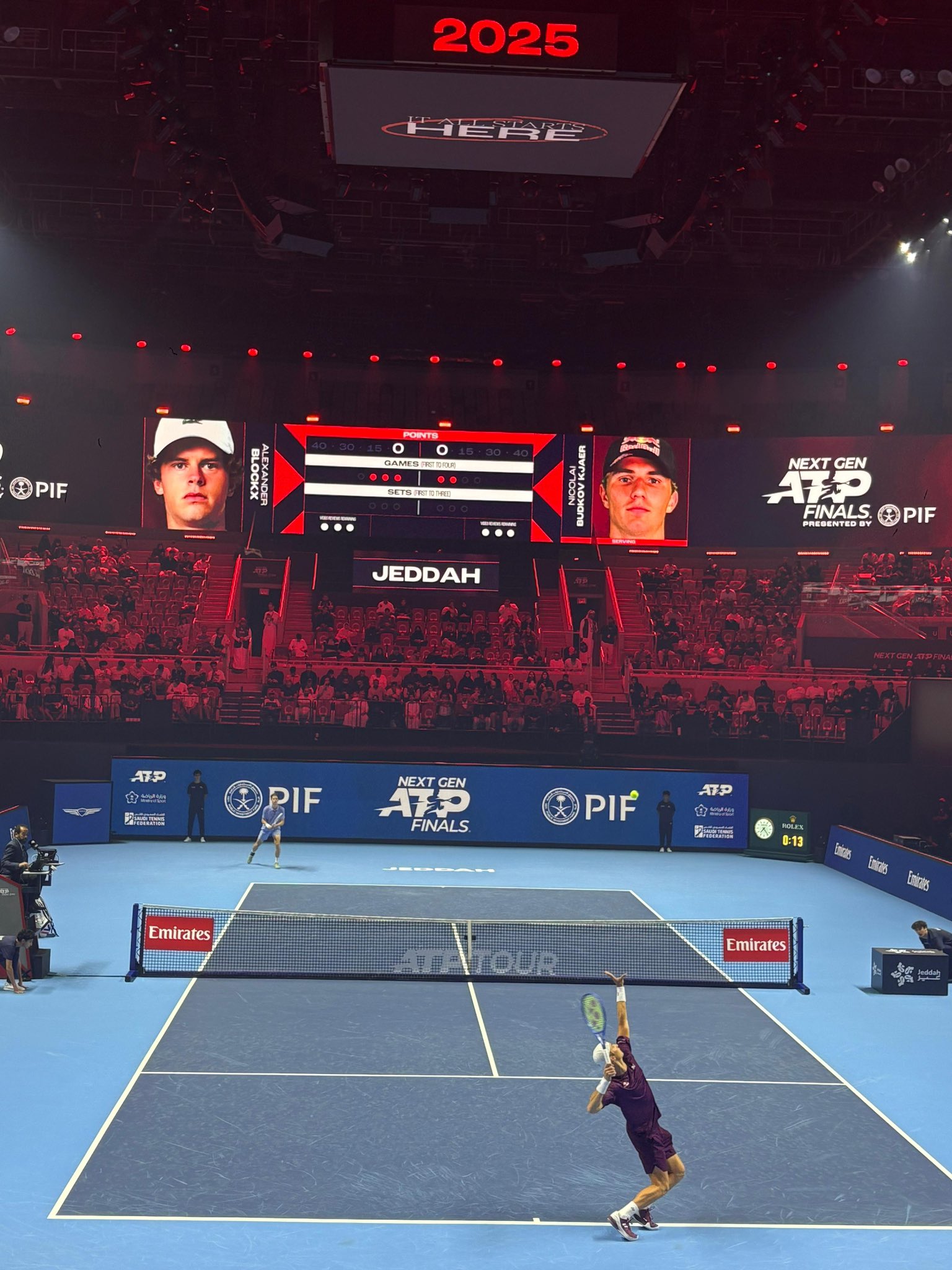 يتقدم البلجيكي ألكسندر بلوكس على منافسه النرويجي نيكولاي بودكوف كيير بثلاثة أشواط مقابل شوطين حتى اللحظة. #نهائيات_الجيل_القادم 