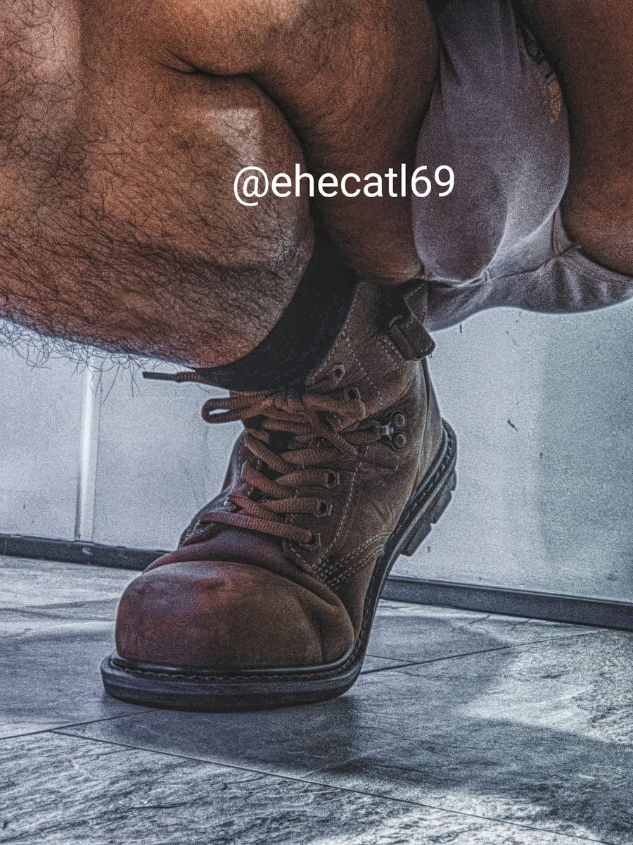 Ehecatl069's tweet photo. Saludos cabrones, mostrando bulto 😈🍌💦🐽 https://t.co/I4Ukpekmjx