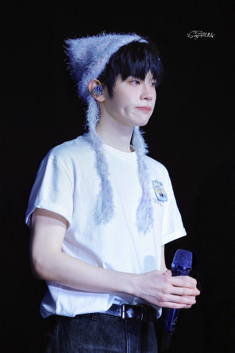 251220 in HK Day 2
Encore HQ. 

뽀글이 모자와 태래의 적합도는 100%

#김태래 #태래 #제베원
#제로베이스원   #ZEROBASEONE   #ZB1   
#TAERAE #KIMTAERAE
#キムテレ #テレ #ゼロベースワン