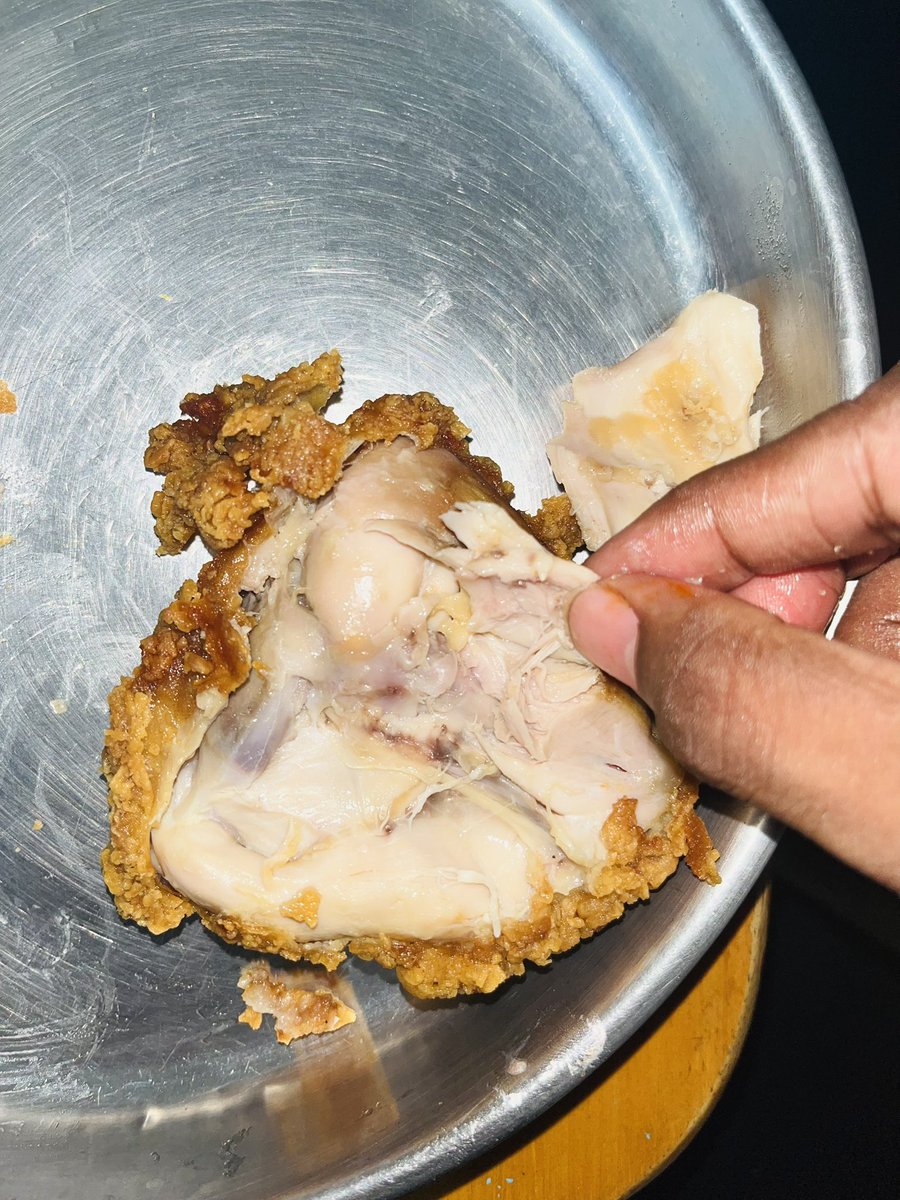TechWebers's tweet photo. @mcdonaldsindia I am extremely disappointed with my recent McD order ( ID: GRA-DL-20-12-2025-239238854) for 2 pcs McSpicy Fried Chicken, as the delivery was delayed with no proper live tracking, and the food arrived cold, excessively oily, and undercooked, unfit to eat. https://t.co/tBOuwvSUBI