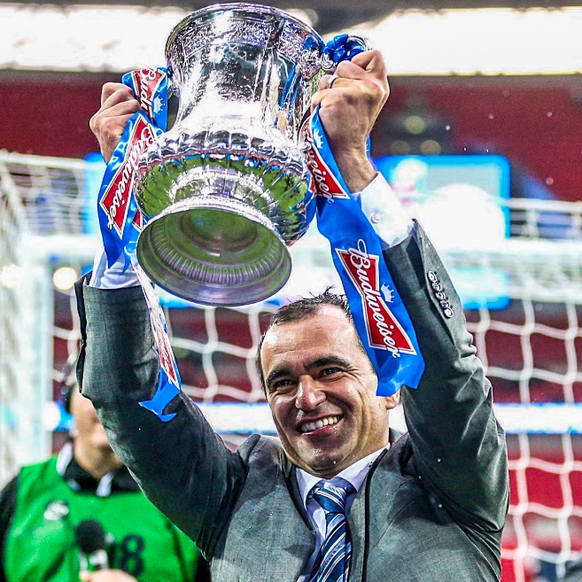 🇵🇹✨ Portugal manager Roberto Martinez visited his old club Wigan Athletic. 🔵⚪️

Martinez helped Wigan avoid relegation for three consecutive seasons. He also won the FA Cup in 2013 for the first time in Wigan's history. 🏆✨