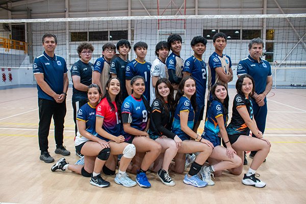 Club de Vóleibol de Calama Recibió Equipamiento Gracias a Voluntariado de Trabajadores de El Abra

➡️region2.cl/club-de-voleib…⬅️

#Antofagasta #Calama #Tocopilla #Taltal #Mejillones #Maríaelena #Baquedano #Sierragorda #Sanpedrodeatacama #Chile