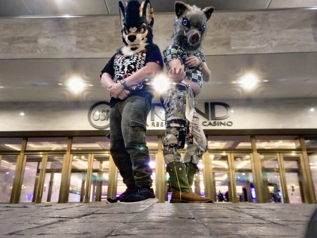 Drayne_the_Wolf's tweet image. To get to the gambling you gotta go through US! 
🐗 @SlimePan