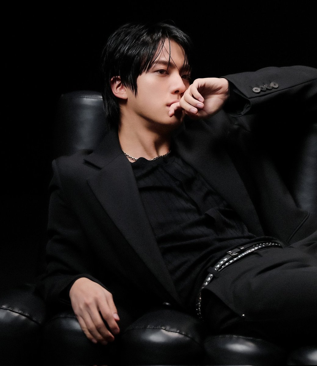 SmallHitEnt_'s tweet image. JIN’s album ECHO has surpassed 1 billion streams on Spotify. This marks a meaningful milestone and reflects the continued support and interest from listeners worldwide. 
1 billion echoes, all because of you.
Thank you for the love ♾️💙
#JIN #ECHO1BillionSpotify
#SmallHitEnt